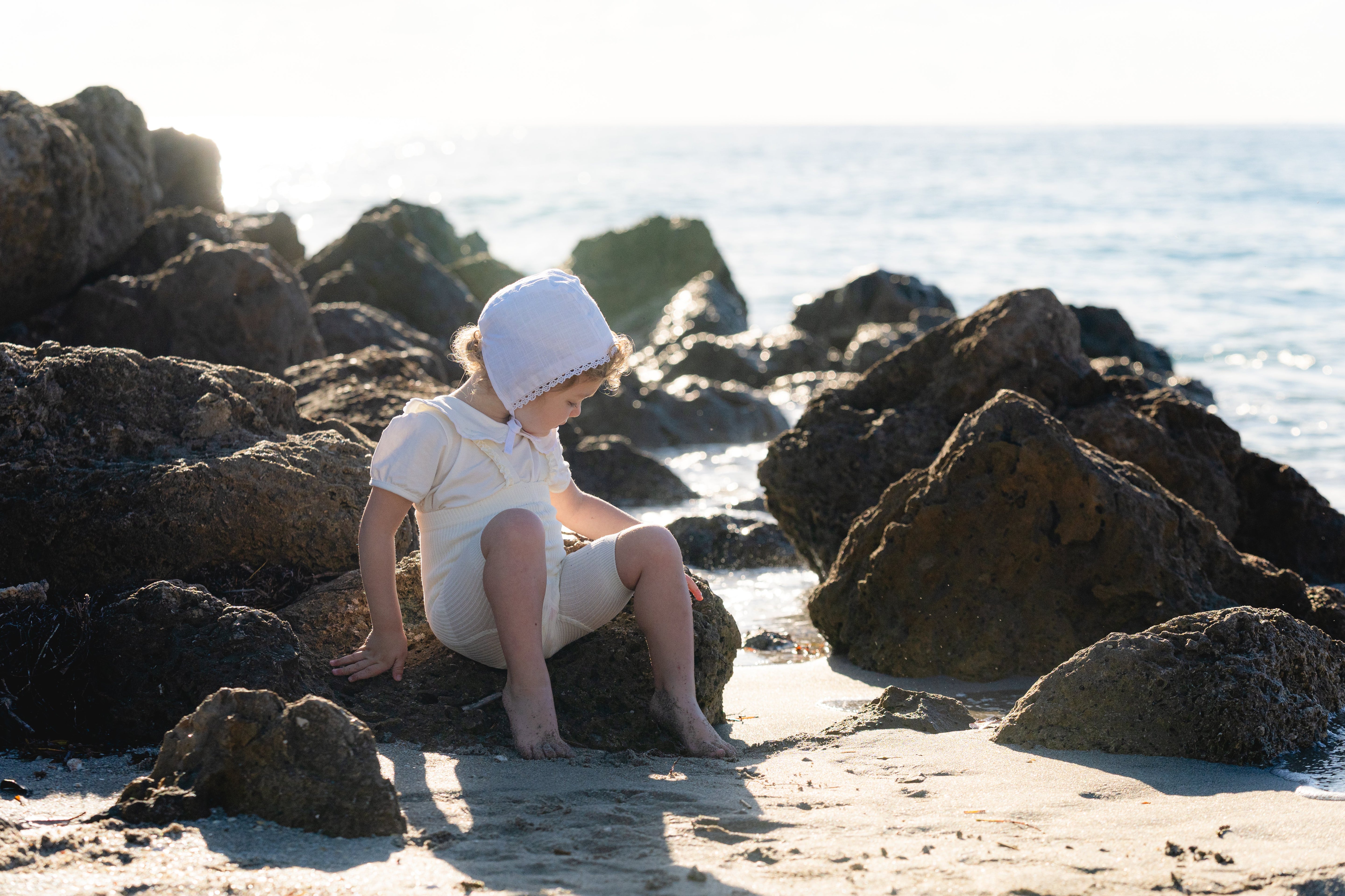 lace-trim-linen-bonnet